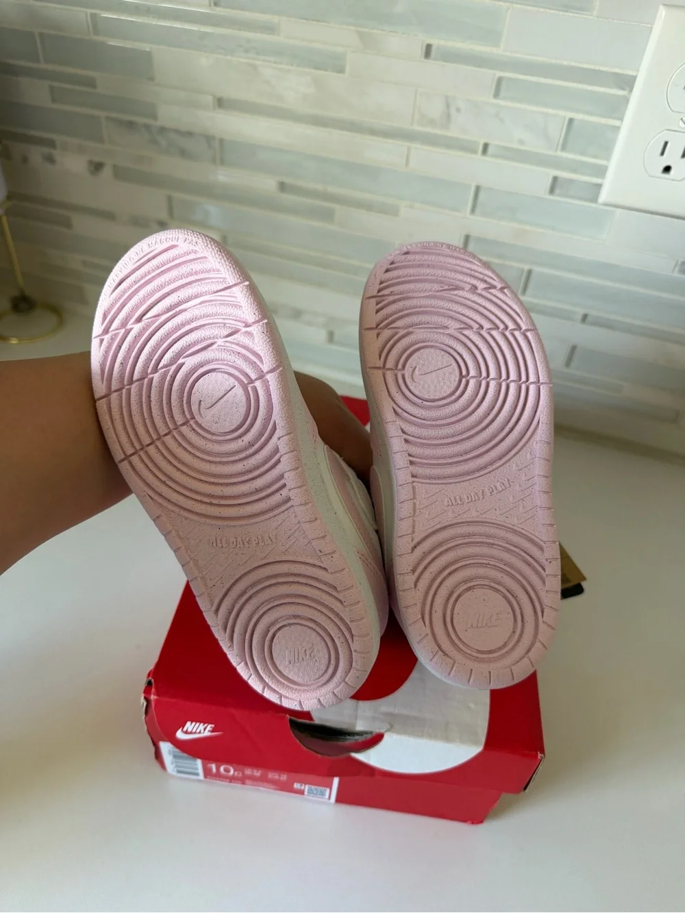 Nike Kids White and Pink Low-Top Sneakers with Hook-and-Loop Strap